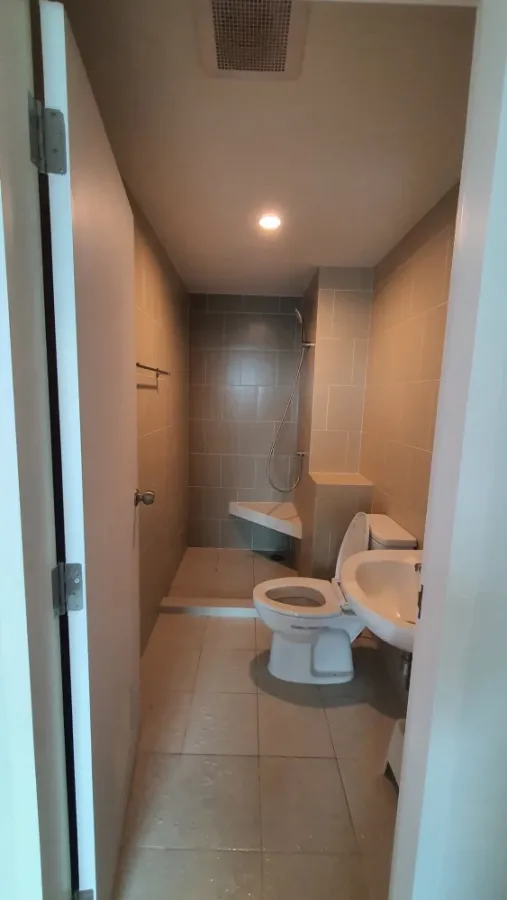 For rent: The Kith Plus Phahonyothin Khukot, a lovely room on the 7th floor, fully furnished, just bring your bags and move in.