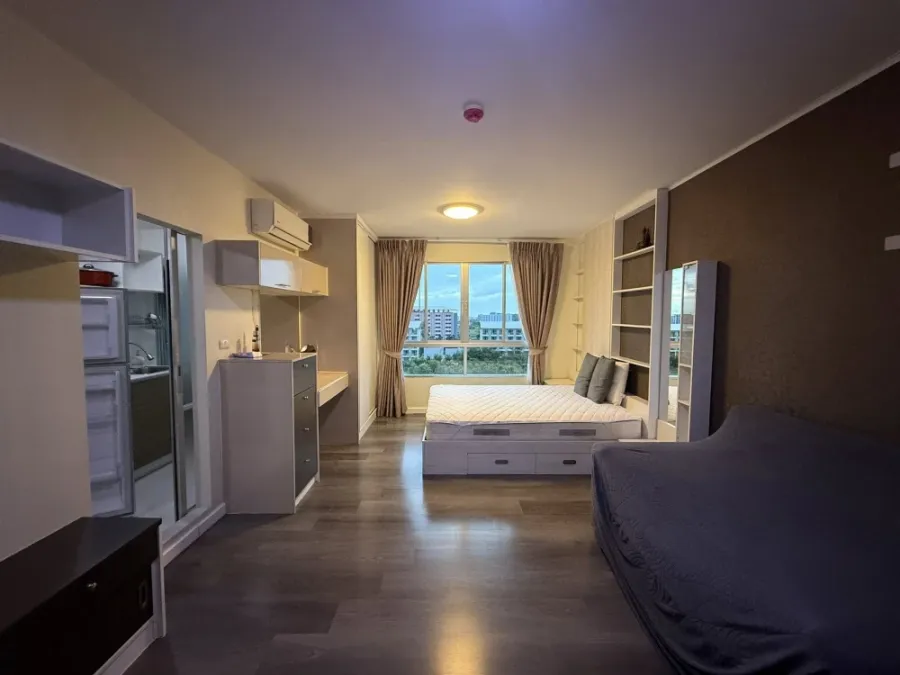 For rent: Dcondo Campus Resort Bangna, 1 bedroom, 1 bathroom. High-quality built-in furniture. Excellent location. Book now!