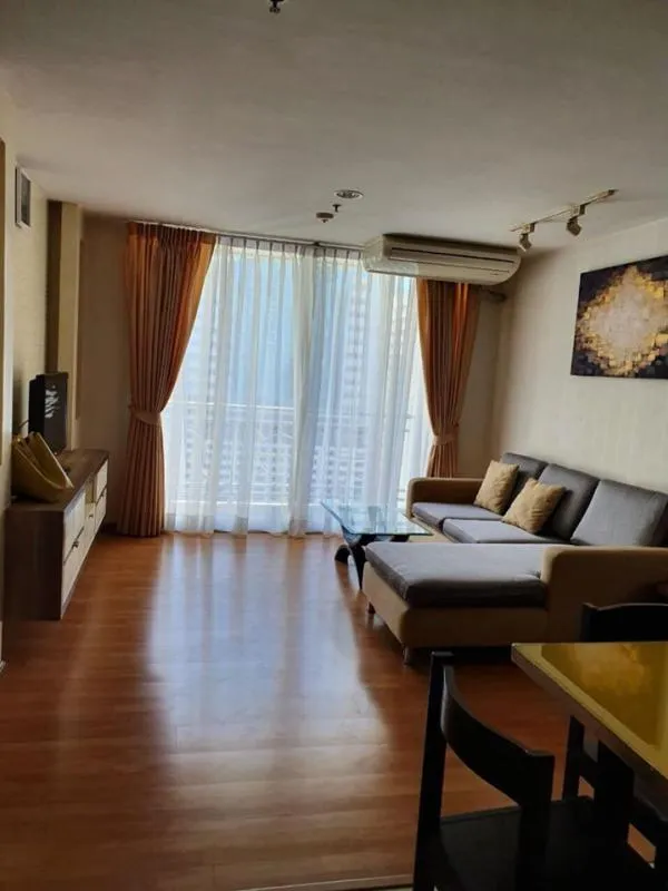 Condo for rent, Asoke Place, good location, business district, close to the train, convenient transportation, urgent, can't be missed !!