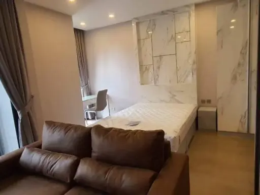 Condo for rent, Ashton Asoke, decorated with marble pattern built-ins, high floor, nice leather sofa, just come and move in.