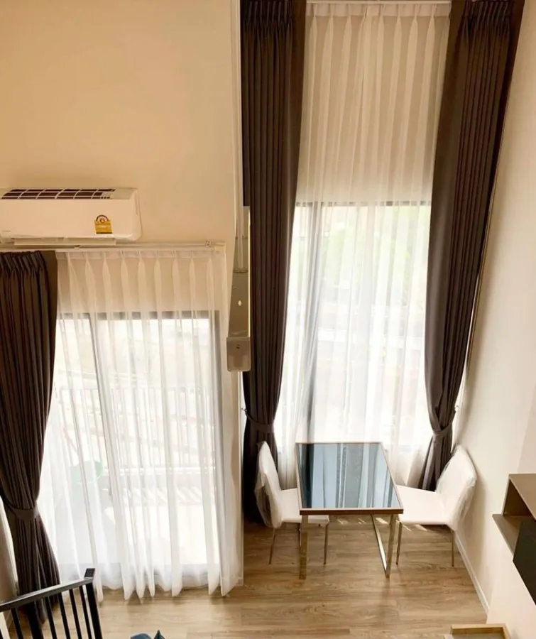 For rent: Blossom Condo @ Fashion, Duplex room, high ceiling, open and airy, good price, move in quickly.