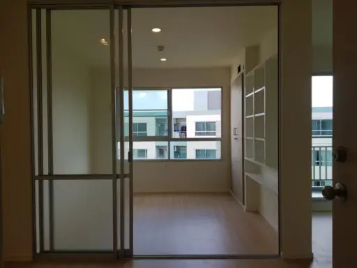 Urgent sale, Lumpini Ville Condo On Nut - Phatthanakan, empty room, garden view, suitable for investment slow down! images