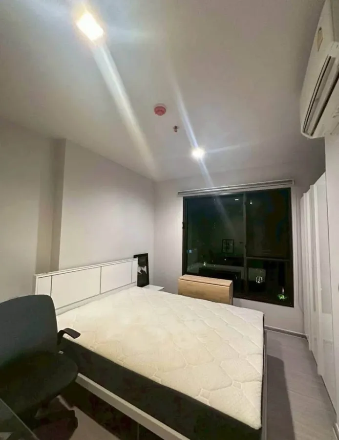 For sale/rent: Life Asoke-Rama 9, 9 rooms ready to move in, fully furnished, appliances included. Come and own it today, don't miss out!
