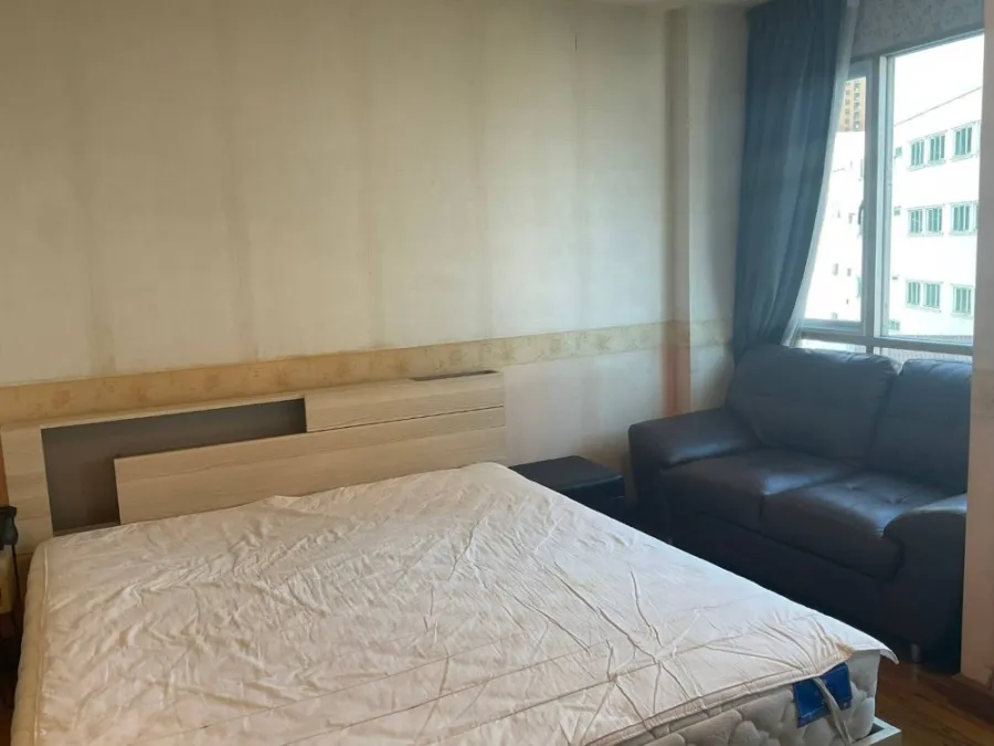 For rent!! Condo Sukhumvit Plus, 9th floor, near BTS Phra Khanong, convenient transportation, ready to move in, don't miss it!!