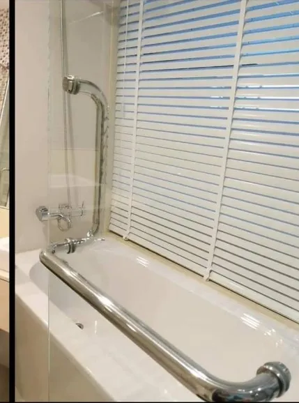 Condo for rent, The Ratchadamri, 23rd floor, high view, comes with complete amenities. Hurry and move to reserve quickly.