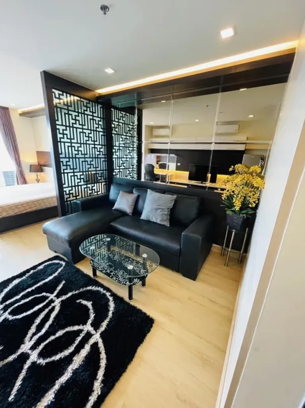 ให้เช่า!! คอนโด สกายวอล์ค และ เวลซ์ เรสซิเดนซ์ ห้องสตูดิโอ Modern Luxury วิวเมือง ราคาดี จองเลย!!