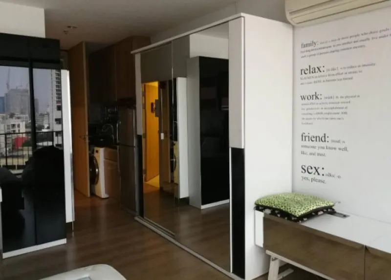 Awesome for rent, The Issara Ladprao, beautiful room, worth the price, very full furniture, beautiful view, reserve it now.