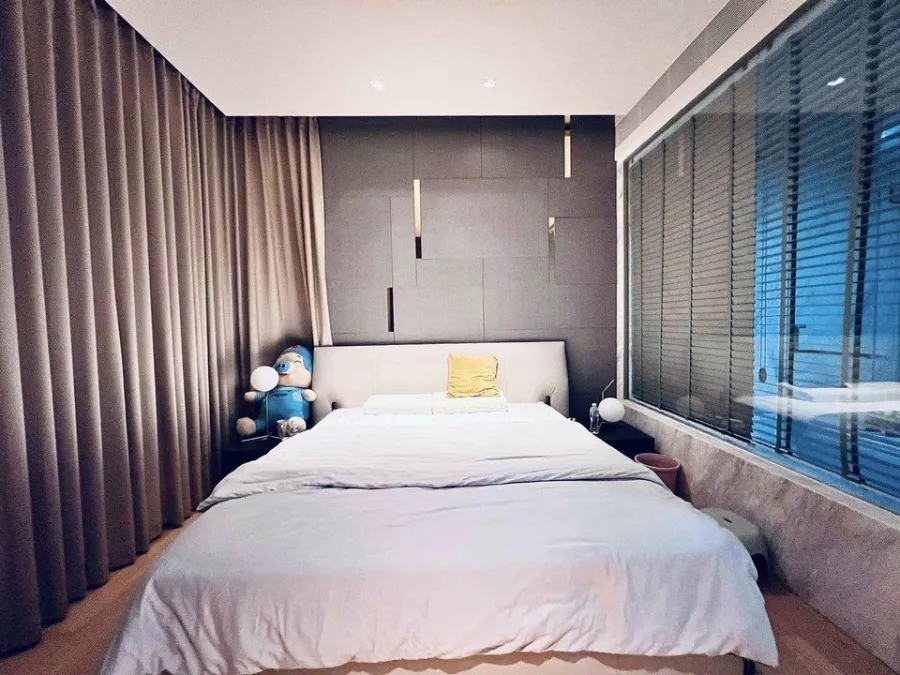 Urgent for rent!! Condo Saladaeng One, luxury condo, good location, convenient travel, near BTS Saladaeng, hurry and reserve now!!