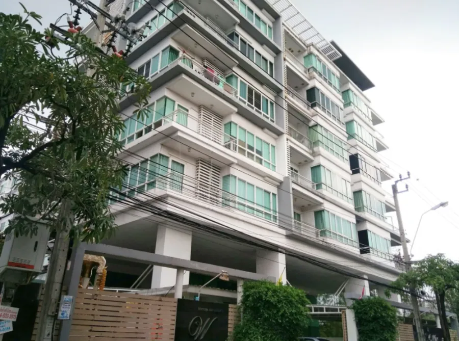 For rent: The Wellington Condo, ready to move in, spacious living space, affordable price. You must hurry to reserve now.