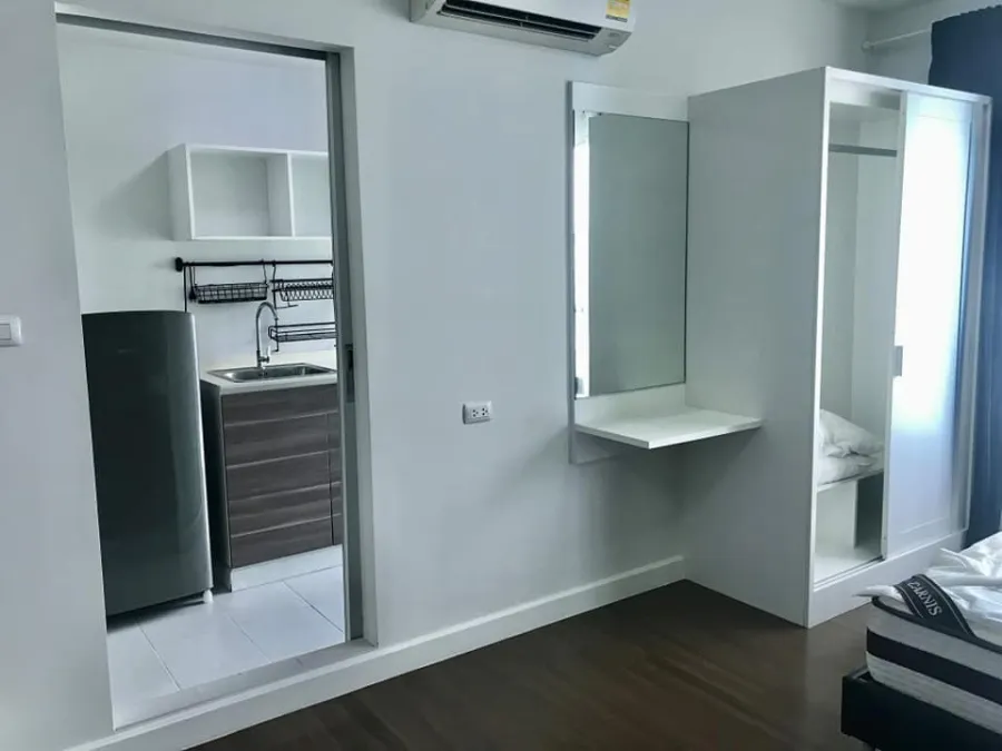 ขาย ให้เช่า ดี คอนโด สาธุประดิษฐ์ 49 ห้องสตูดิโอ ตกแต่งวอลเปเปอร์ วิวสะพานภูมิพล จองด่วนๆ