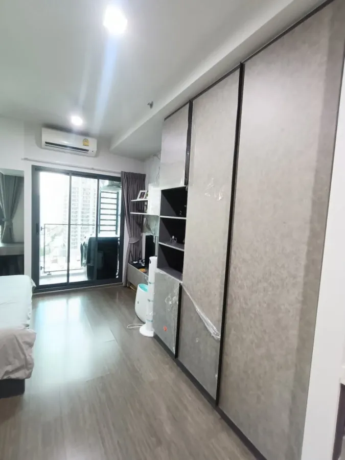 For rent: Ideo Phahol-Jatujak. Fully furnished with built-in furniture and all appliances. Just bring your personal belongings and move in!