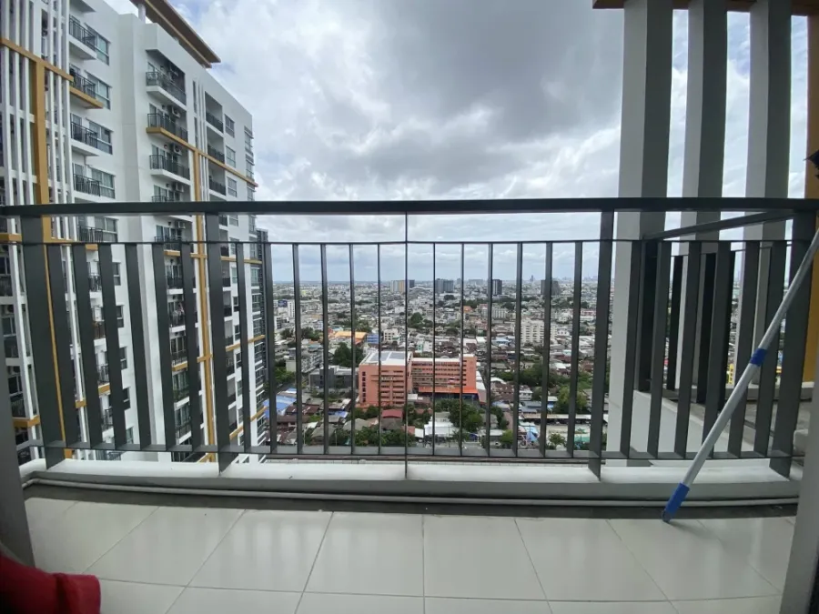 For rent: Parkland Taksin - Tha Phra, 24th floor unit with excellent ventilation. Fully furnished with complete functionality. Book now!