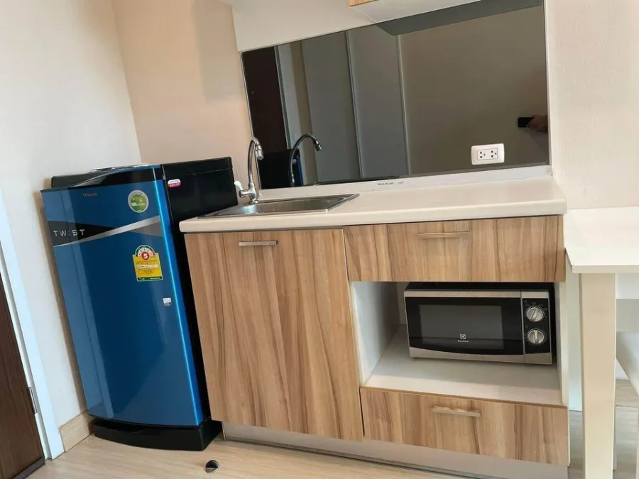 Condo for rent: The Privacy Ngamwongwan 18, 3rd floor, not very high, decorated in a warm style. If you don't book, you'll miss out.