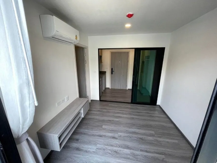 Selling THE ORIGIN ONNUT, empty room, room decorating lovers shouldn't miss it. Condo in the heart of the city Travel very comfortably, quickly.