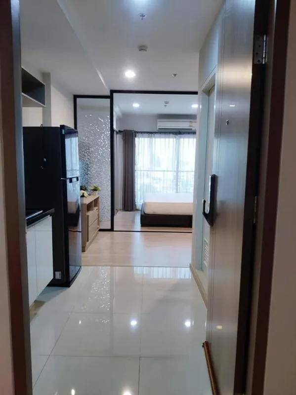 The decorated room is very beautiful!! For rent, Fuse Miti Ratchada-Sutthisan, north, not hot, beautiful view, few good things, book now.