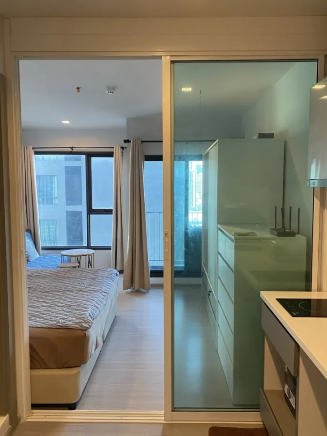 For rent: Life Asoke - Rama9. Ready to move in, fully furnished with appliances. Amazing price! Book now, don't miss out!