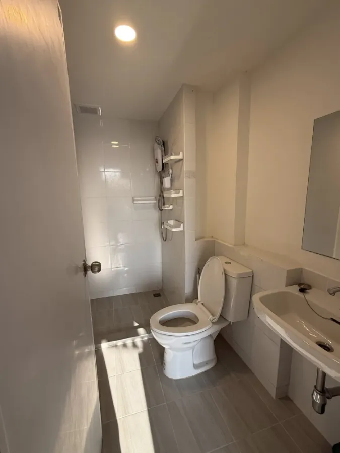 Selling Sena Kith Bangna - KM.29, 5th floor unit. Fully furnished with complete amenities. Great location. Don't miss out!