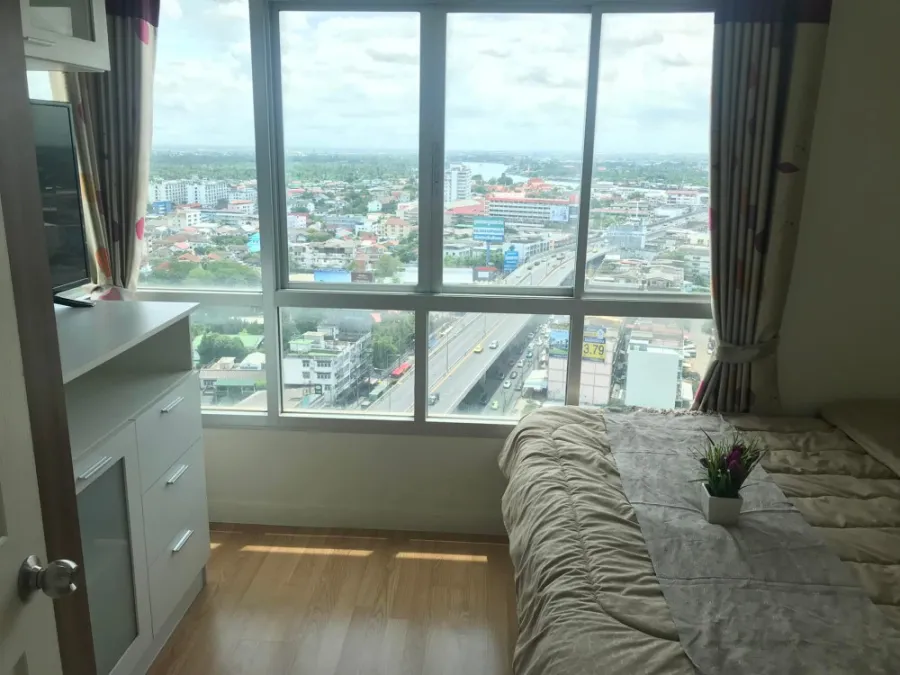 For Sale/Rent Lumpini Ville Chaengwattana-Pak Kret, corner room, unblocked view, fully furnished, ready to move in. Book now.