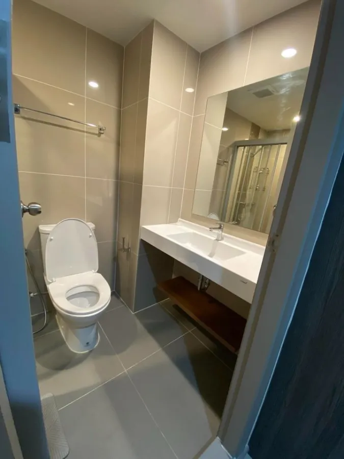 For sale Ideo Ratchada-Sutthisan, 18th floor, very beautiful view, fully furnished, good price, you must reserve now.