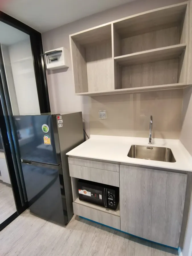 For rent, Kev Eva, 6th floor, new room, unboxed, fully decorated, can carry the bag and move in right away, book now, hurry up.
