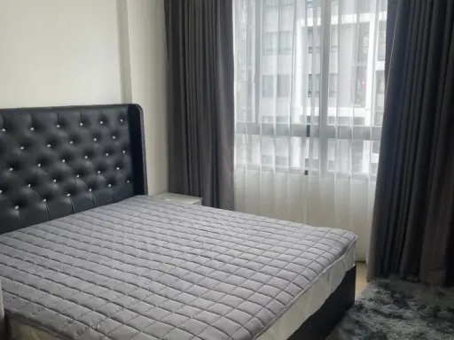 ให้เช่า J Condo Sathorn-Kallaprapruk 1 ห้องนอน 1 ห้องน้ำ มาพร้อมเฟอร์ครบครัน มองเห็นวิวสระ จองเลย