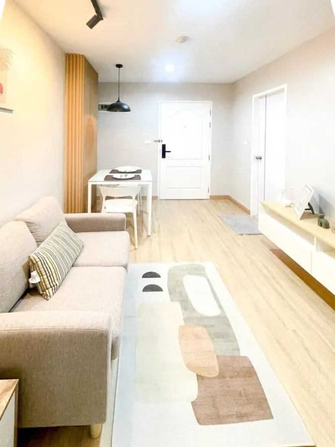 For sale: The Kith Plus Nawamin, 2nd floor, beautifully decorated, airy and comfortable, fully furnished, just bring your suitcase and you can move in