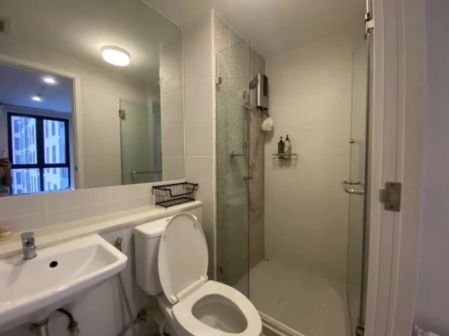For rent: Plum Condo Pinklao Station, 10th floor, pool view, with an affordable price. Hurry and reserve now. Don't wait.