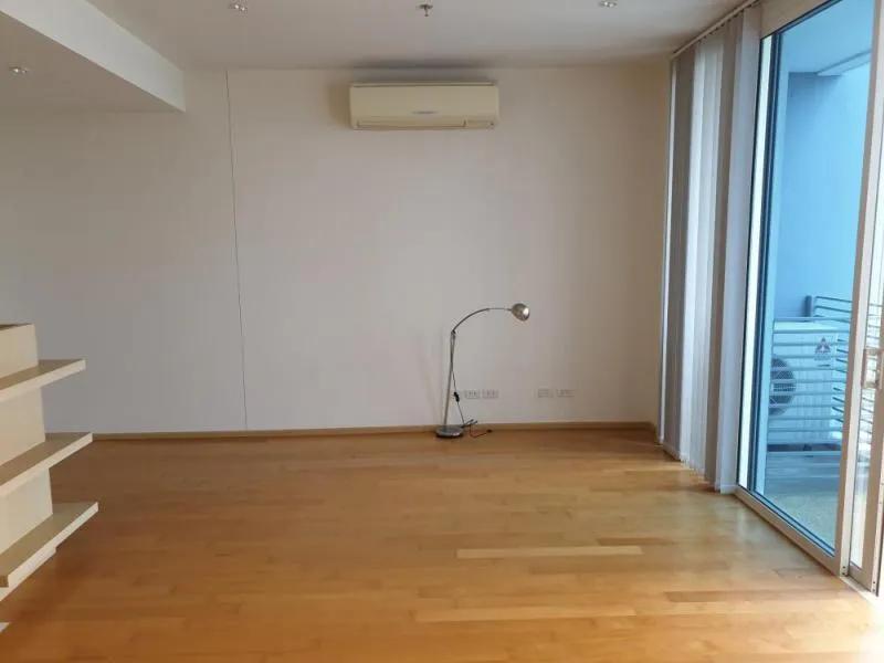 Urgent sale, Villa Ratchathewi, high floor, beautiful view, east side, good view, open room, very airy.