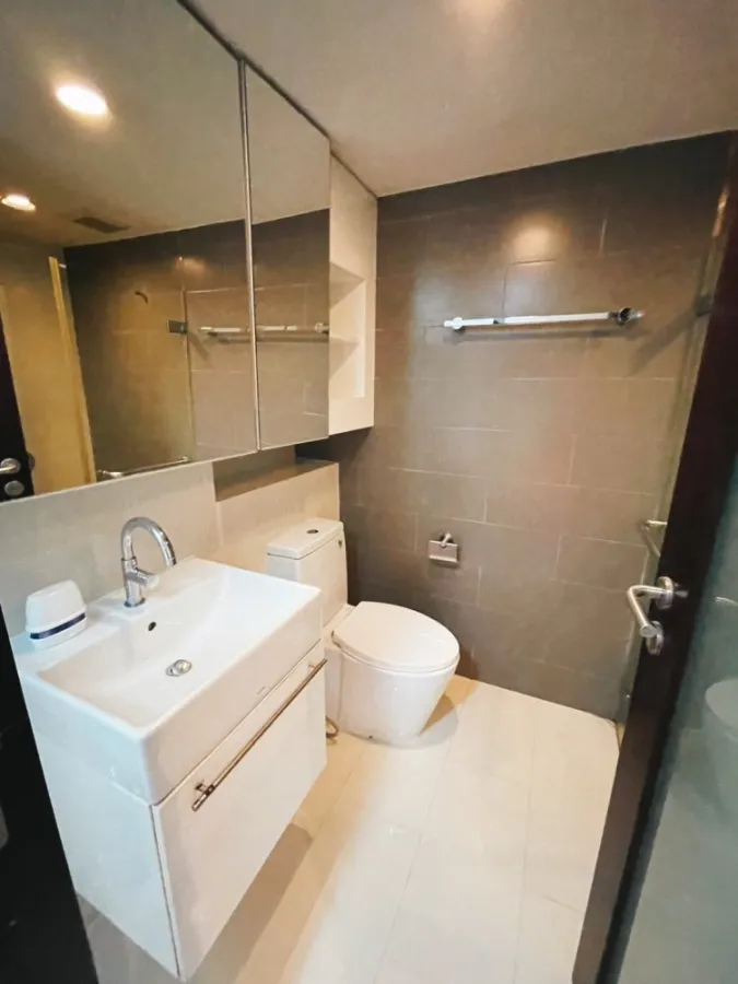 Condo for sale, rent, Ashton Morph 38, complete furniture and electrical appliances. Great facilities. Urgent!!