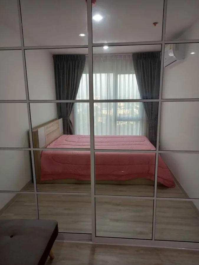 Sell The Crystal Bliss Rattanathibet, corner room, Chao Phraya River view, spacious room, nice, fully furnished, book now, hurry up.