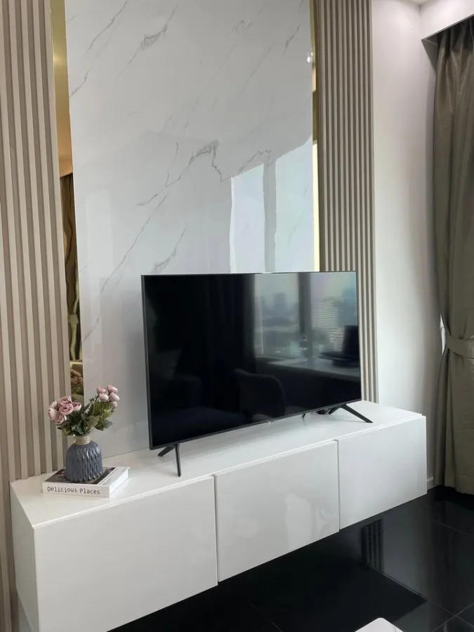 For rent, Wind ratchayothin, 19th floor, corner room, good view, no building blocking the view, beautiful room, fully furnished, book now, hurry up.