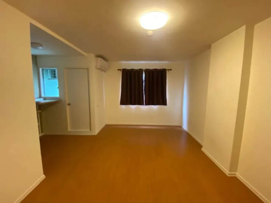 For rent, Lumpini Township, Rangsit, Khlong 1, 2nd floor, empty room, good condition, nice to live in. If interested, hurry and reserve now, don't mis