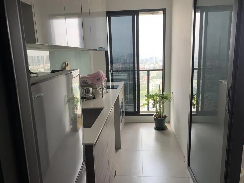 ขาย ให้เช่า Urbano Ratvithi ห้อง 2 Bedroom เฟอร์นิเจอร์ครบ โดยผู้เช่าสามารถ DIY แต่งห้องนอนได้ตามต้องการ