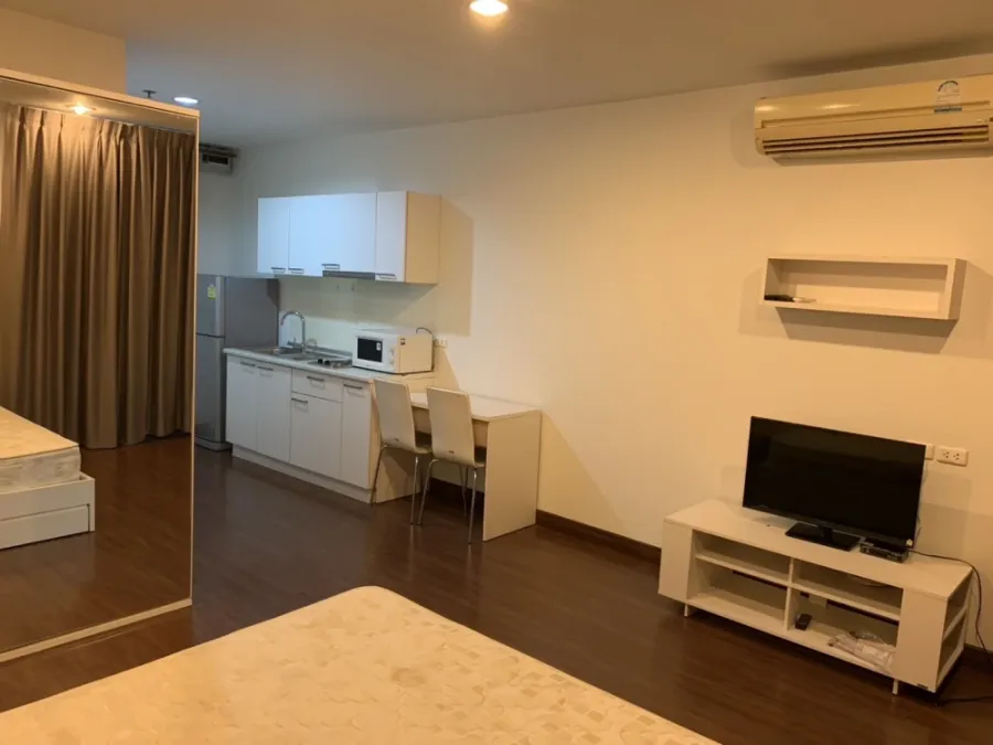For rent!! Condo Life @ BTS Tha Phra, beautiful room, fully furnished, just bring your bags and move in!!