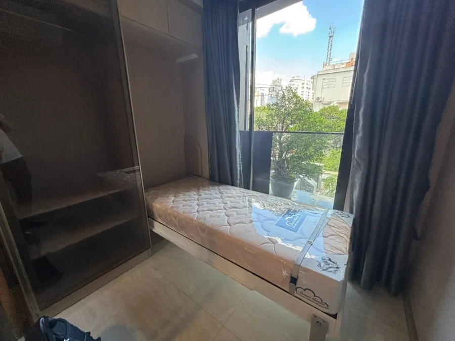 Walden Asoke for rent, a luxury project in the heart of Asoke. Beautifully decorated and fully furnished; move-in ready.