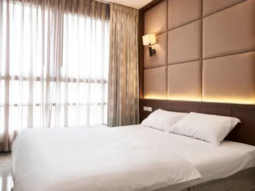 ขายด่วน!! คอนโด ปทุมวัน รีสอร์ท คอนโด High Rise 39 ชั้น เดินทางสะดวก ใจกลางเมืองของกรุงเทพ!! images