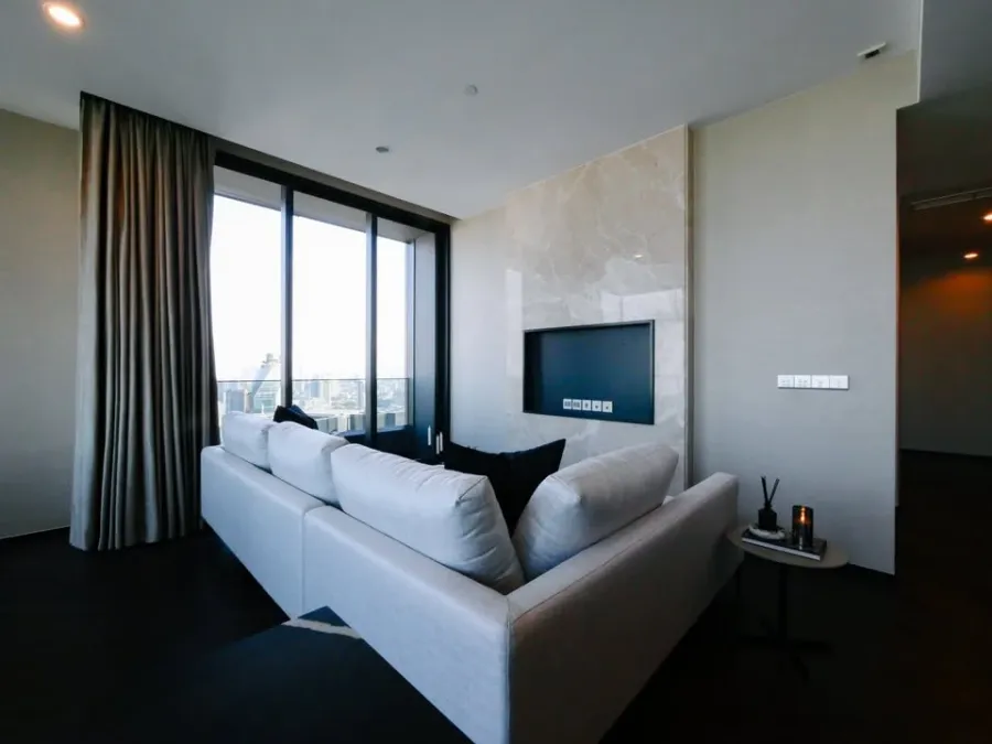 ให้เช่า The ESSE Sukhumvit 36 3 ห้องนอน 3 ห้องน้ำ ชั้นสูงมากเวอร์ ตกแต่งสวย เฟอร์นิเจอร์ เครื่องใช้ไฟฟ้าครบ วิวถนนสุขุมวิท ทองหล่อ ต้องจัดแล้ว