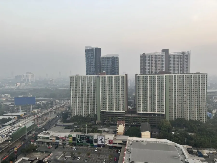 Condo for rent, Assakarn Place Srinakarin, near department stores and markets, convenient to travel, hurry and book now!