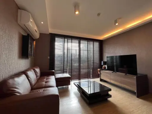 For rent: Maestro 39, corner room, city view, with built-in furniture, modern oriental style, hurry and book now!