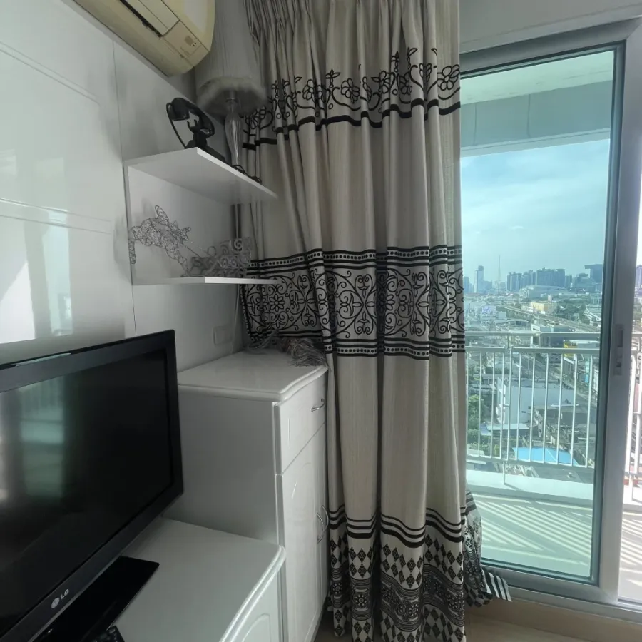For rent: Thru Thonglor, fully furnished room with furniture and appliances. Reserve now!