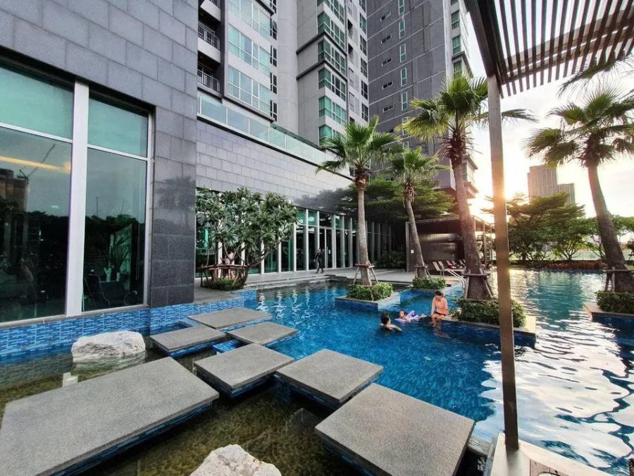 For rent!! Condo The Address Asoke, room number 1655/356, beautiful room, good view, great location, don't miss it!!
