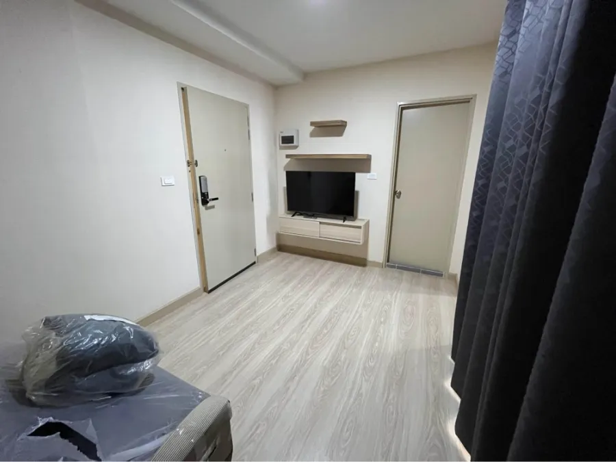 For rent, The Revo Lat Phrao 48, the room is divided into proportions, nice to live in, clean, pleasing to the eye, already comfortable. Reserve now.