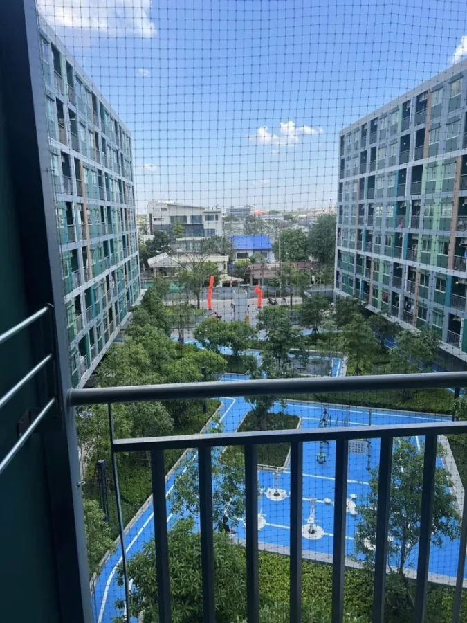 For rent, Lumpini Ville Chaengwattana, 10 rooms, ready to move in. Complete set of furniture Complete electrical appliances. Book now.