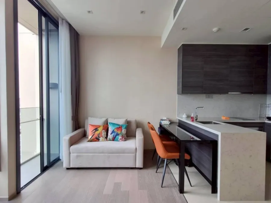Condo for sale or rent: The Esse Asoke, 37th floor, high view, fully furnished. Don't miss out, you'll regret it later.