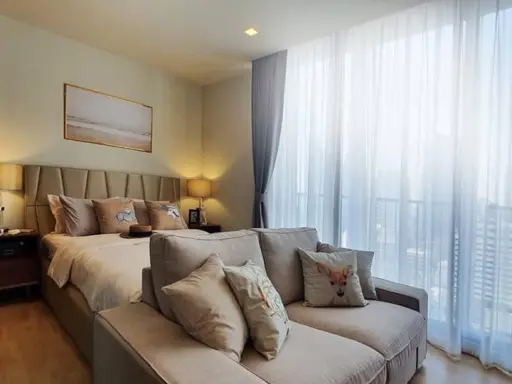 Condo for rent, Noble Around Sukhumvit 33, decorated with built-ins, comfortable bed, comfortable sofa, don't wait.