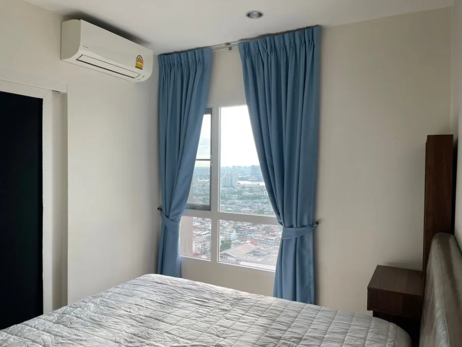 For rent: The key Sathorn-Charoenrat, 34th floor, very beautiful city view. The bed is soft and comfortable to sleep on. Hurry and reserve it.