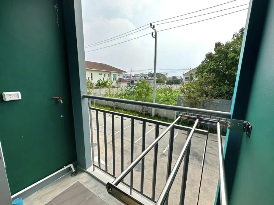 For rent, Lumpini Ville Chaengwattana, 10 rooms, nice decoration. Complete facilities Hurry up to reserve before you miss it.