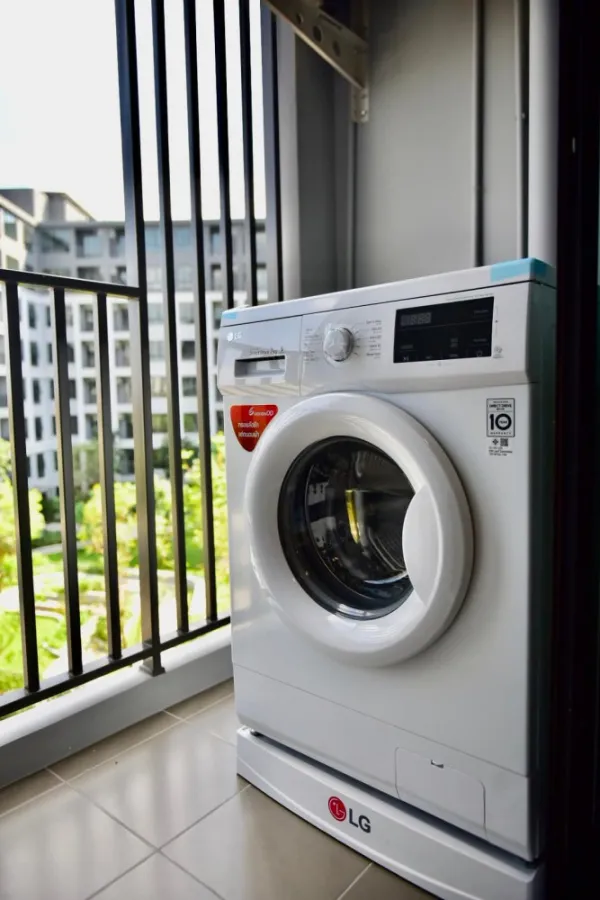 ปล่อยเช่า D Condo Hideaway Rangsit เฟส 4 กั้นครัวเป็นสัดส่วน มุมระเบียงเห็นสวนสวยมาก ห้ามพลาดเลยนะ