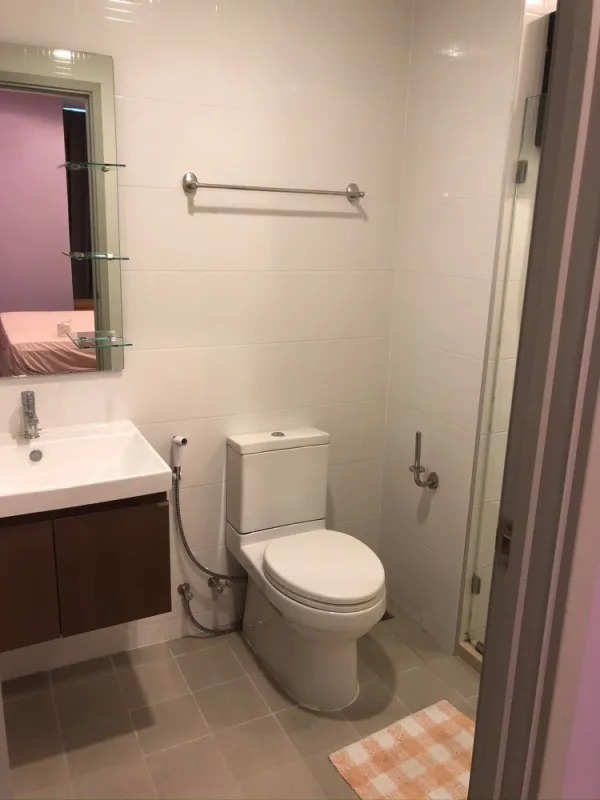 For sale Ideo wutthakat ห้องมุม วิวสระว่ายน้ำ ติอวอลเปเปอร์อย่างดี แถมราคาสุดคุ้ม รีบมาจองด่วนๆ
