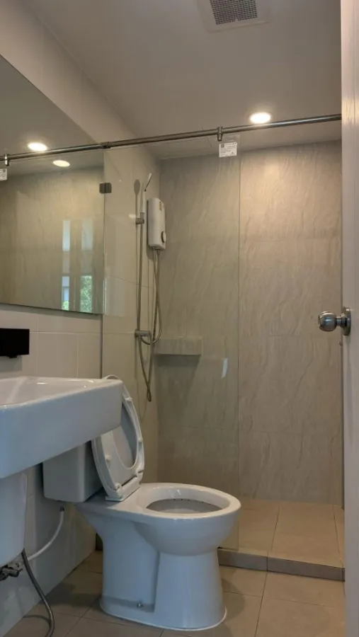 ปล่อยเช่าคอนโด The Origin Sukhumvit 105 แบบ 1 ห้องนอน + ห้องครัวแยก+walkin closet ต้องรีบมาจอง